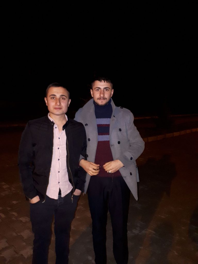 Aşktadında bi arkadaş aryorum